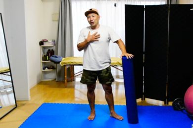 spine-and-back-exercises-with-stretching-poles